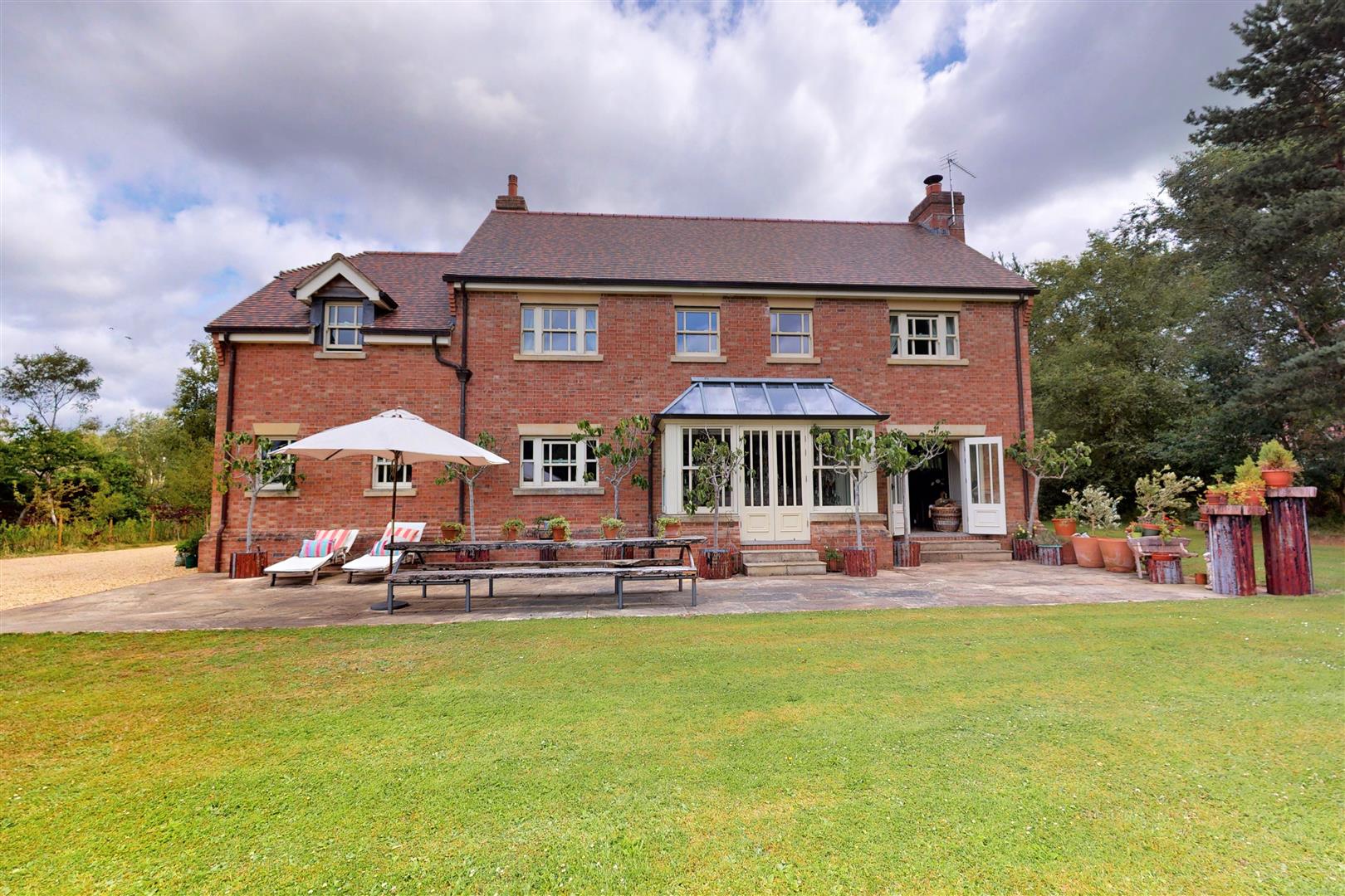 4 Bedroom House St. Leonards, Ringwood